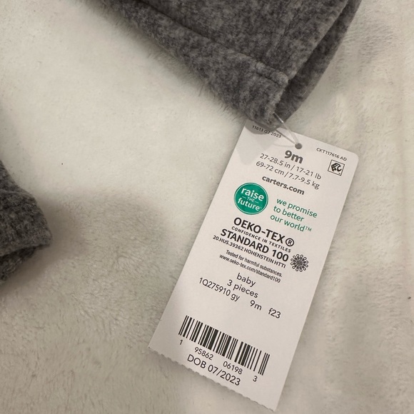 Baby Carter’s 3 pieces Set - Picture 3 of 4